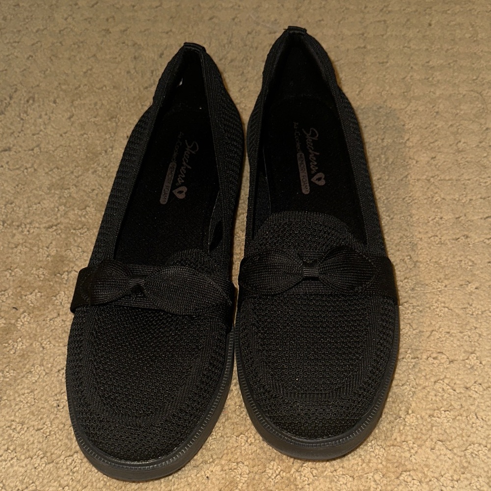 Skechers Women's Black Knit Loafers